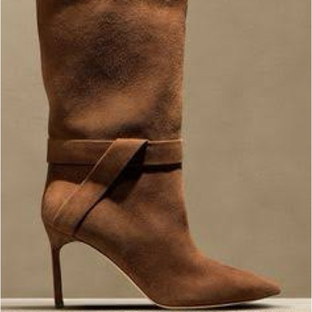 Torri Suede Boot;premium suede w/leather lining and sole.